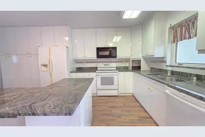 9711 Santa Maria Court #9711, Bradenton, FL 34210 - Photo 11