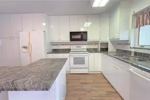 9711 Santa Maria Ct, Bradenton, FL 34210 - Photo 11
