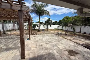 6017 43rd Ave N, Saint Petersburg, FL 33709 - Photo 13