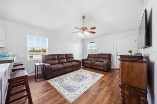 1017 77th St E, Palmetto, FL 34221 - Photo 7
