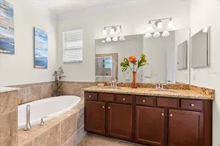 12501 Cinqueterre Dr, Venice, FL 34293 - Photo 19