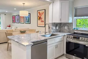 954 La Costa Cir, Sarasota, FL 34237 - Photo 7