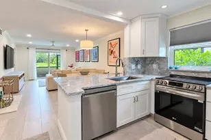 954 La Costa Cir, Sarasota, FL 34237 - Photo 5