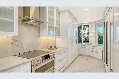 5461 Gulf Of Mexico Drive #304, Longboat Key, FL 34228 - Photo 17