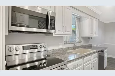 3360 S Osprey Avenue #209B, Sarasota, FL 34239 - Photo 9