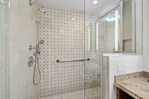 915 Seaside Dr, Sarasota, FL 34242 - Photo 27