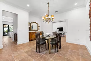7047 Vilamoura Pl, Lakewood Ranch, FL 34202 - Photo 11