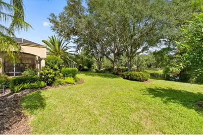 7047 Vilamoura Place, Lakewood Ranch, FL 34202 - Photo 37