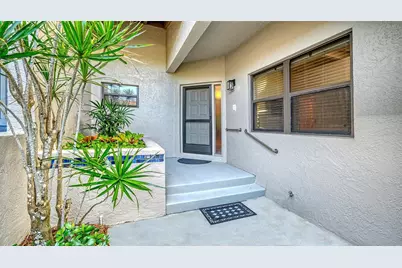1638 Starling Drive #105, Sarasota, FL 34231 - Photo 5