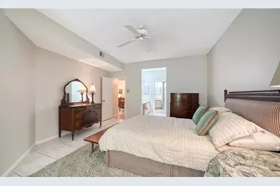 1638 Starling Drive #105, Sarasota, FL 34231 - Photo 29