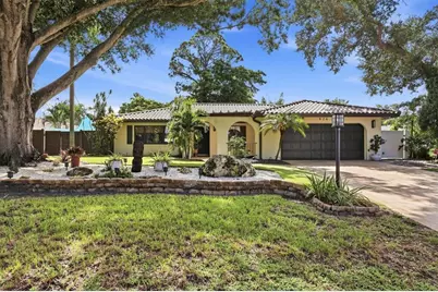 624 Saint Andrews Drive, Sarasota, FL 34243 - Photo 1