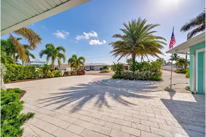3708 Royal Palm Drive, Bradenton, FL 34210 - Photo 7