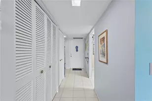 521 Lakeside Dr, Bradenton, FL 34210 - Photo 9