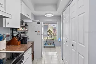 7364 Cloister Dr, Sarasota, FL 34231 - Photo 5