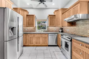 2640 Mapleloft Ln, Sarasota, FL 34232 - Photo 7