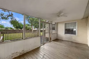 1206 30th St W, Bradenton, FL 34205 - Photo 23