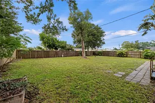 1206 30th St W, Bradenton, FL 34205 - Photo 29