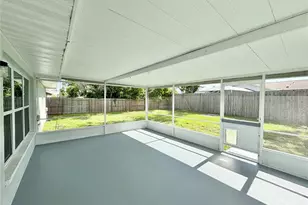 3126 Shamrock Dr, Venice, FL 34293 - Photo 13