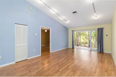 642 N Jefferson Avenue #13, Sarasota, FL 34237 - Photo 5