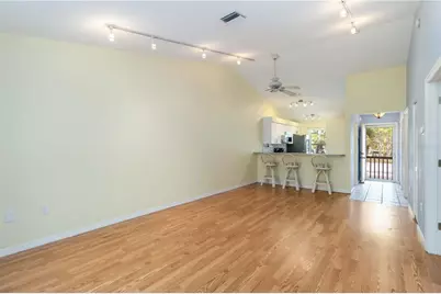 642 N Jefferson Avenue #13, Sarasota, FL 34237 - Photo 3