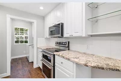 7632 Bergamo Avenue, Sarasota, FL 34238 - Photo 15