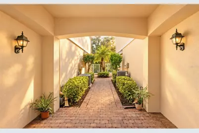 7632 Bergamo Avenue, Sarasota, FL 34238 - Photo 3