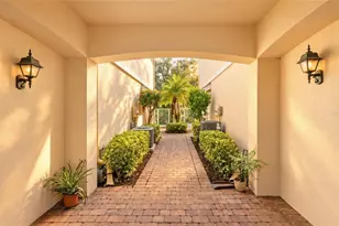 7632 Bergamo Ave, Sarasota, FL 34238 - Photo 3