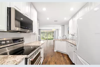 7632 Bergamo Avenue, Sarasota, FL 34238 - Photo 17
