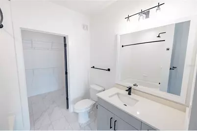 1420 Lakefront Drive #2103, Sarasota, FL 34240 - Photo 13