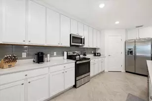 10792 Tarflower Dr, Venice, FL 34293 - Photo 7