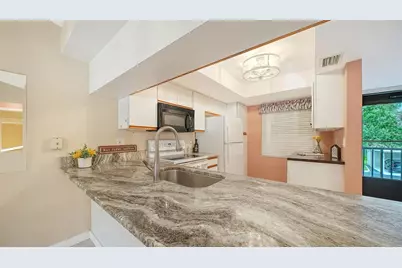 7652 Eagle Creek Drive #7598, Sarasota, FL 34243 - Photo 17