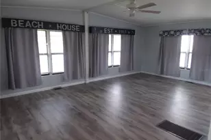 5127 8th St W, Bradenton, FL 34207 - Photo 5