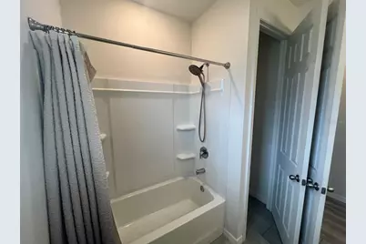 3504 74th Avenue Circle E, Sarasota, FL 34243 - Photo 29