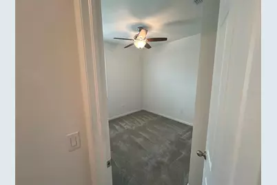 3504 74th Avenue Circle E, Sarasota, FL 34243 - Photo 25