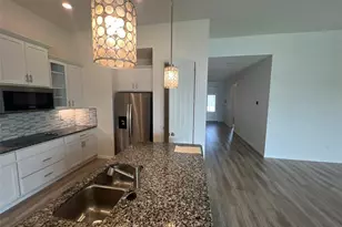 3504 74th Ave Cir E, Sarasota, FL 34243 - Photo 5