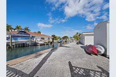 691 Tarawitt Drive, Longboat Key, FL 34228 - Photo 23