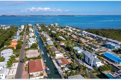 691 Tarawitt Drive, Longboat Key, FL 34228 - Photo 31