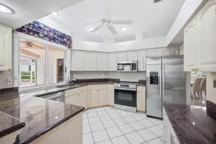 9010 Ashbourne Ct, Sarasota, FL 34238 - Photo 13