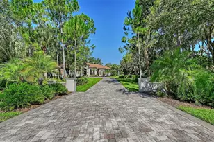 9291 Swaying Branch Rd, Sarasota, FL 34241 - Photo 3