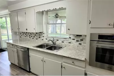 2975 Louise Street, Sarasota, FL 34237 - Photo 11