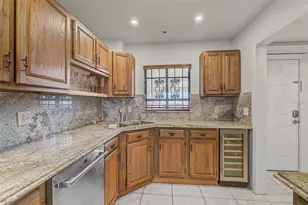 1100 Benjamin Franklin Dr, Sarasota, FL 34236 - Photo 17