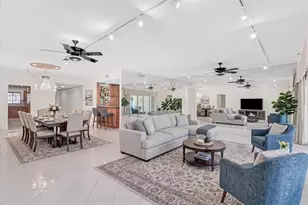 1100 Benjamin Franklin Dr, Sarasota, FL 34236 - Photo 7