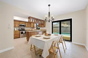 2328 Spring Oaks Cir, Sarasota, FL 34234 - Photo 11