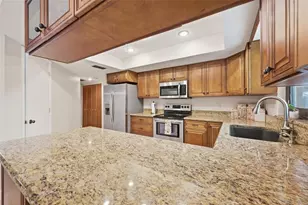 2328 Spring Oaks Cir, Sarasota, FL 34234 - Photo 15