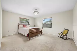 2328 Spring Oaks Cir, Sarasota, FL 34234 - Photo 19