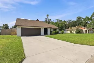 2328 Spring Oaks Cir, Sarasota, FL 34234 - Photo 3