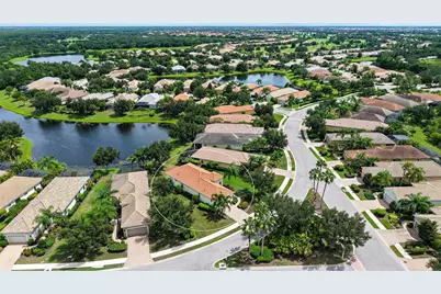 7159 Westhill Court, Lakewood Ranch, FL 34202 - Photo 3
