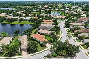 7159 Westhill Ct, Lakewood Ranch, FL 34202 - Photo 3