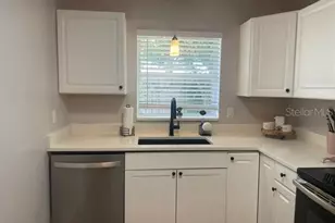 2229 Montclair Dr, Sarasota, FL 34231 - Photo 11
