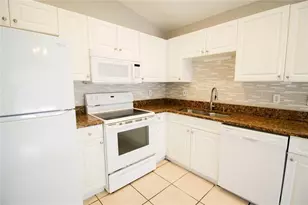 5454 Kensington St, Sarasota, FL 34232 - Photo 3